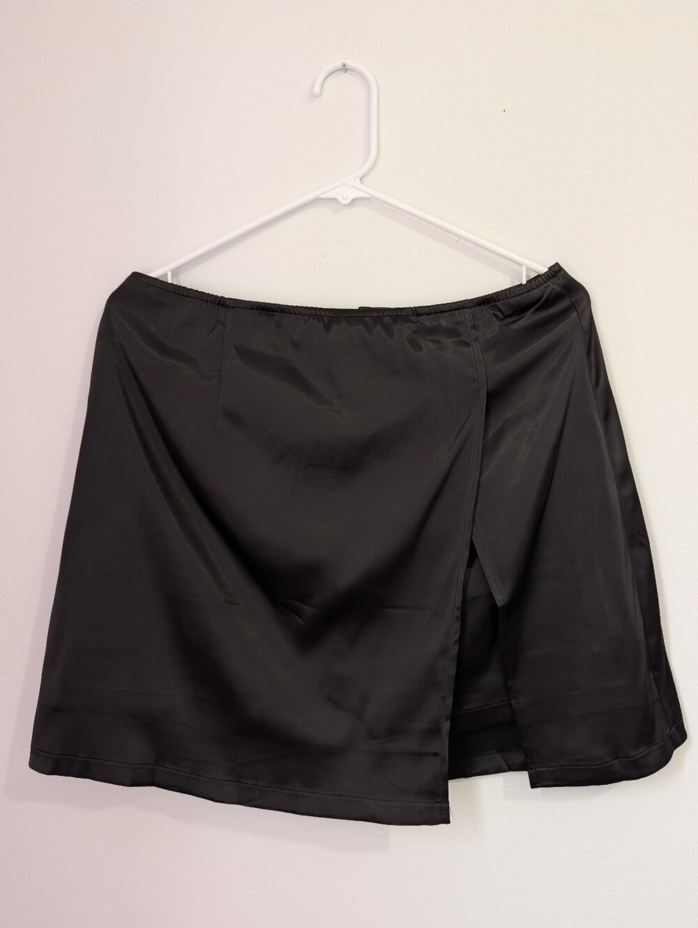 CICY BELL Women's Black Satin Wrap Skort – Size L (Brand New)